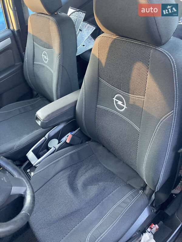 Мінівен Opel Zafira 2007 в Самборі