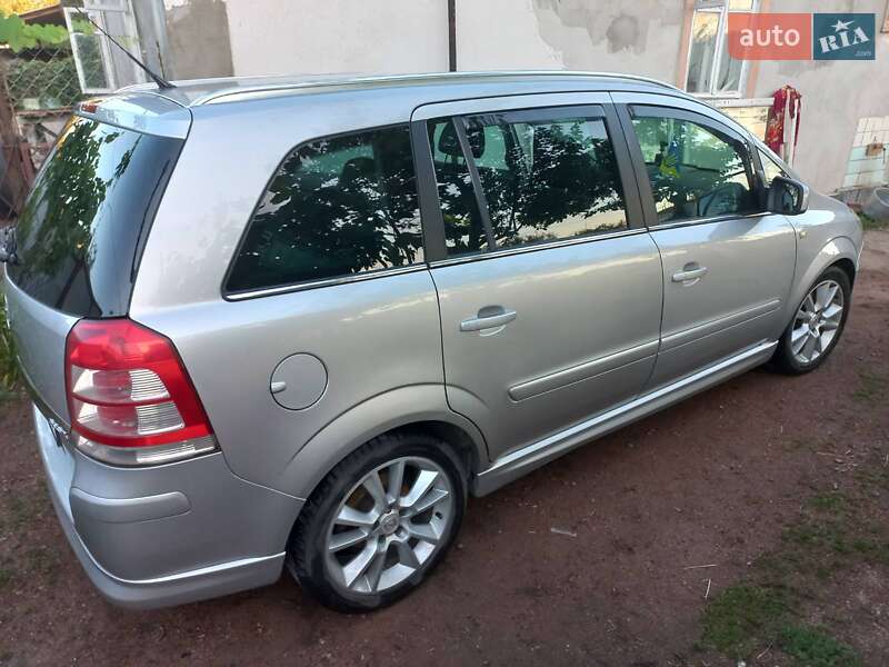 Мінівен Opel Zafira 2010 в Коростені
