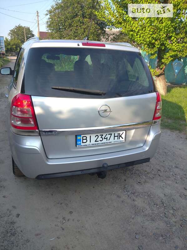 Мінівен Opel Zafira 2010 в Кременчуці