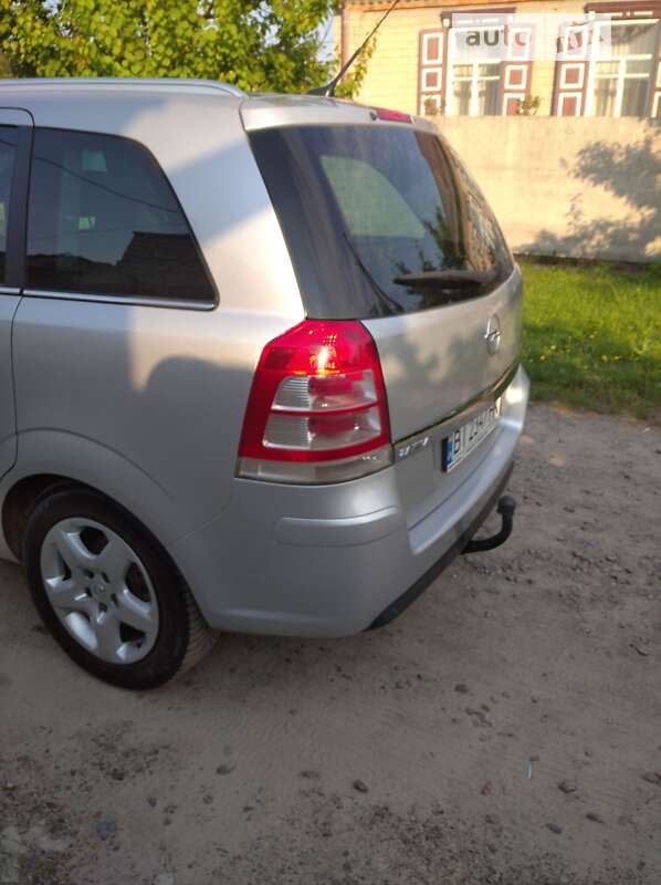 Мінівен Opel Zafira 2010 в Кременчуці