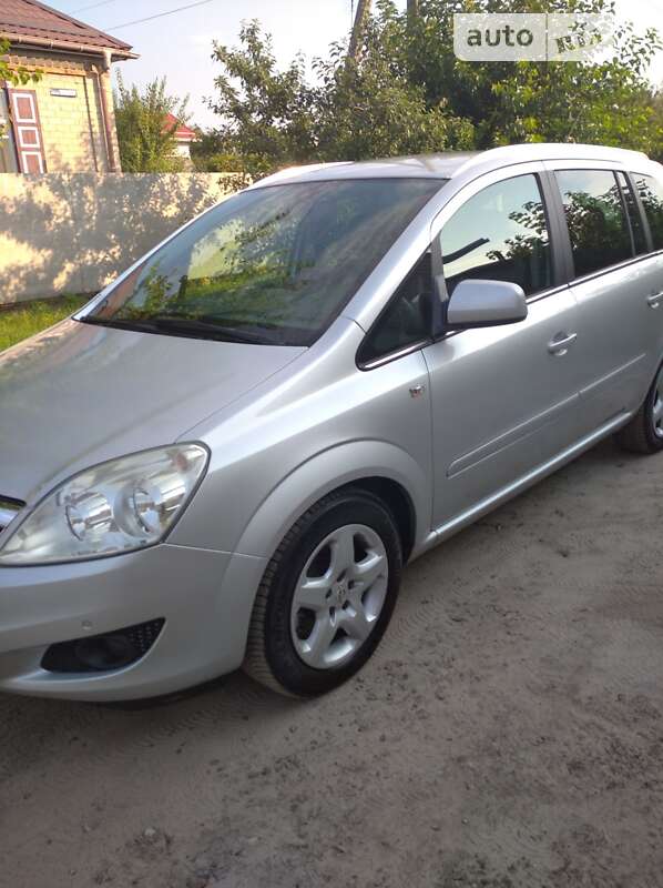 Мінівен Opel Zafira 2010 в Кременчуці