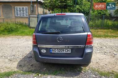 Минивэн Opel Zafira 2006 в Сваляве