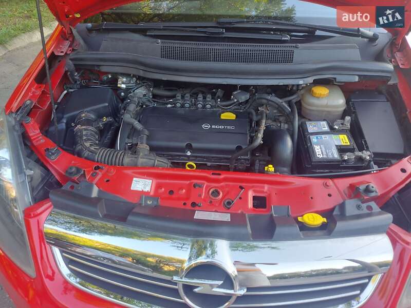 Мінівен Opel Zafira 2010 в Дніпрі