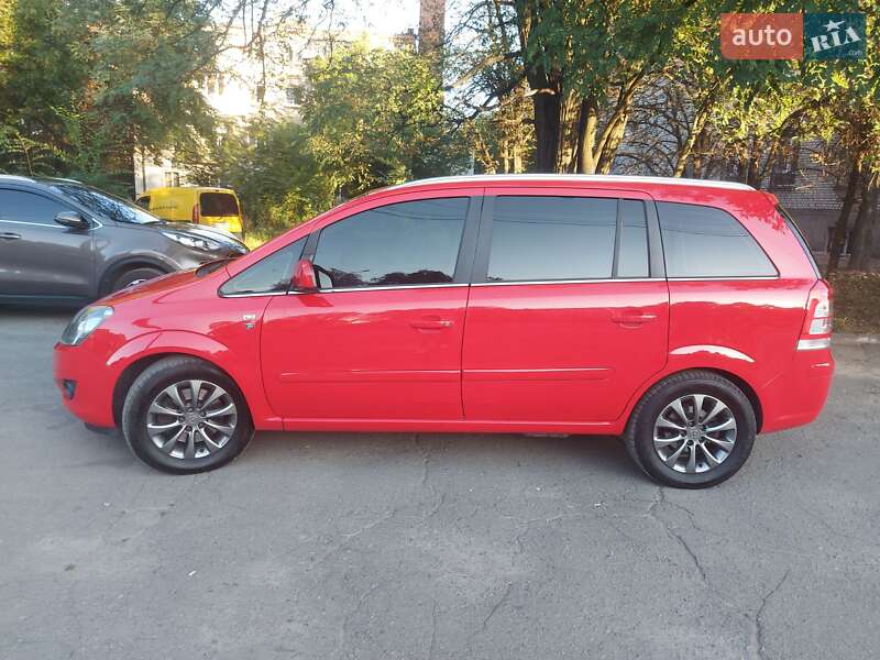 Мінівен Opel Zafira 2010 в Дніпрі