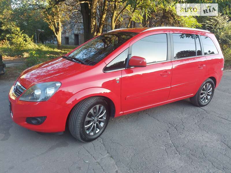 Минивэн Opel Zafira 2010 в Днепре