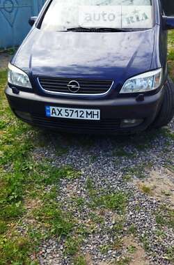 Минивэн Opel Zafira 2002 в 