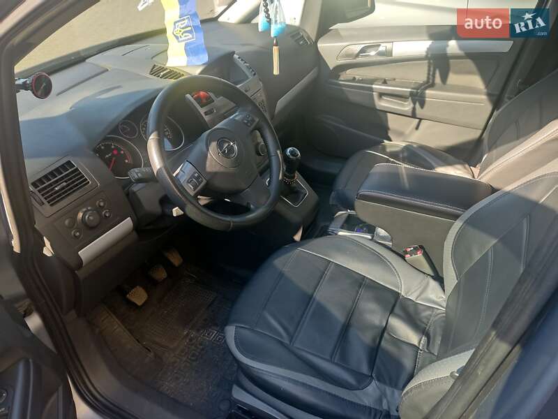 Минивэн Opel Zafira 2007 в Ирпене
