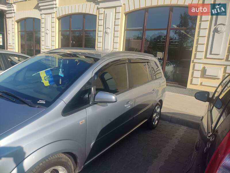 Минивэн Opel Zafira 2007 в Ирпене