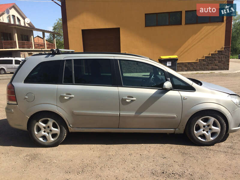 Минивэн Opel Zafira 2007 в Черновцах