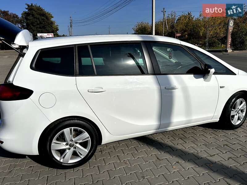 Мікровен Opel Zafira 2015 в Чернівцях