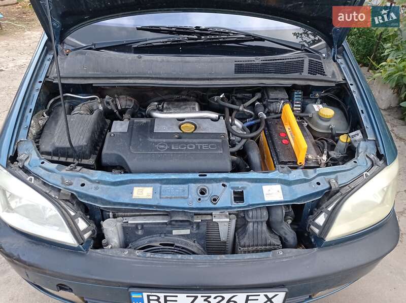 Мінівен Opel Zafira 2000 в Вітовському районі