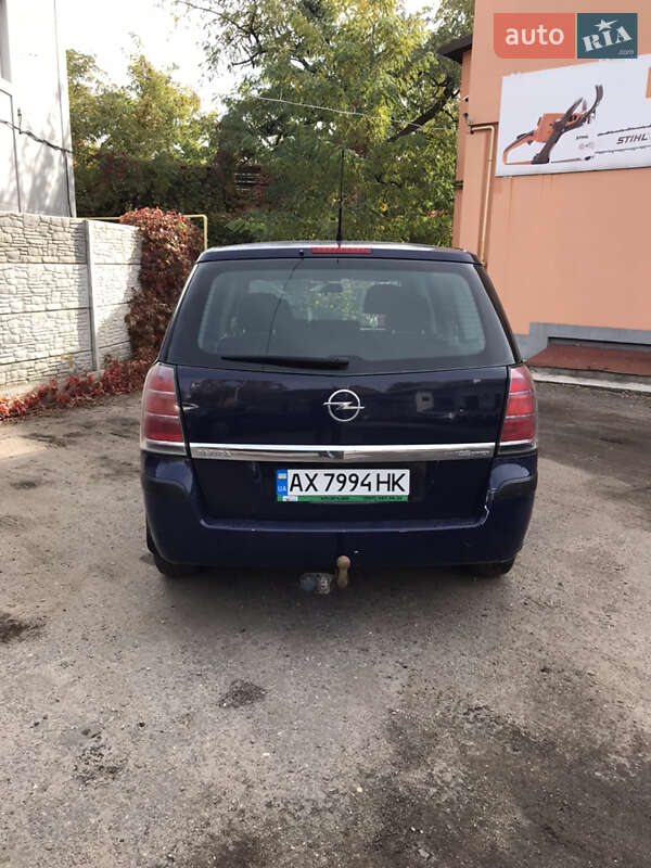 Минивэн Opel Zafira 2007 в Киеве
