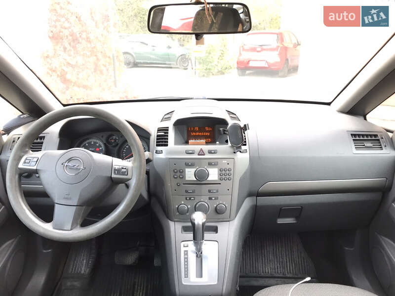 Минивэн Opel Zafira 2007 в Киеве