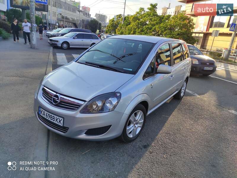 Мінівен Opel Zafira 2010 в Києві