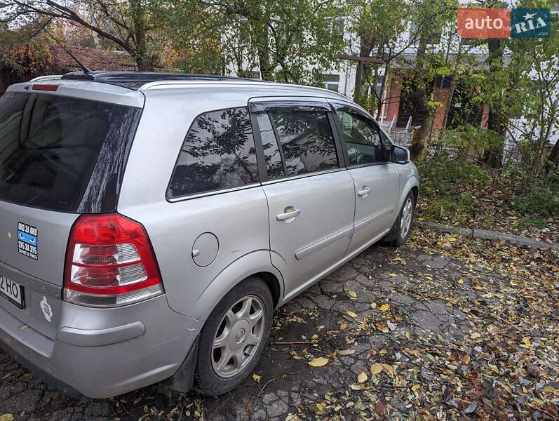 Минивэн Opel Zafira 2010 в Полтаве