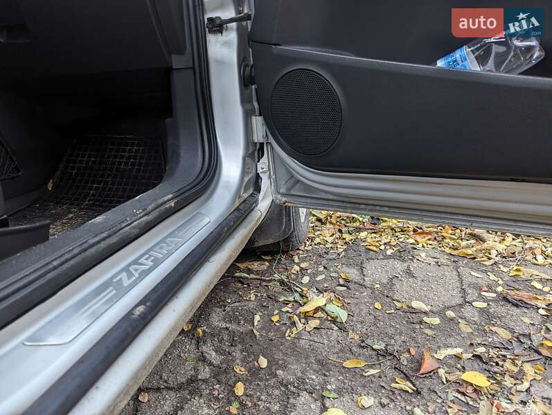 Минивэн Opel Zafira 2010 в Полтаве