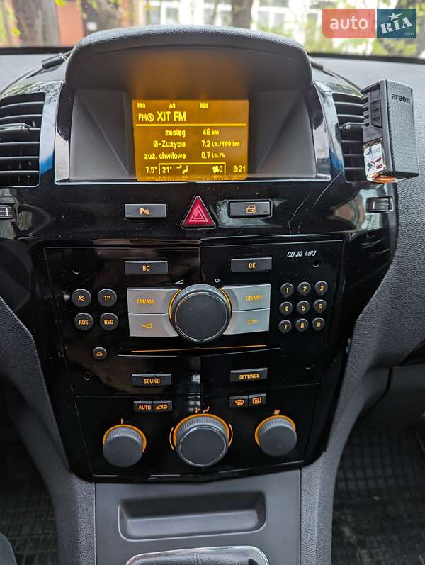 Минивэн Opel Zafira 2010 в Полтаве
