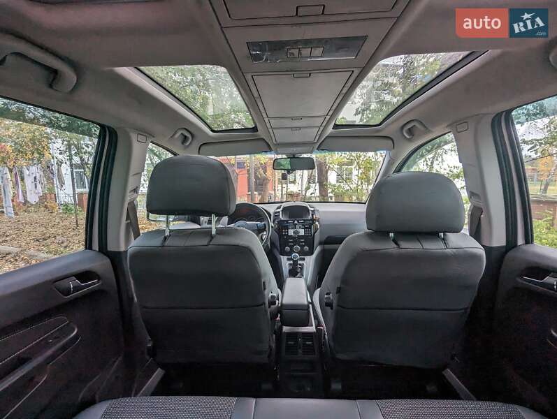 Минивэн Opel Zafira 2010 в Полтаве