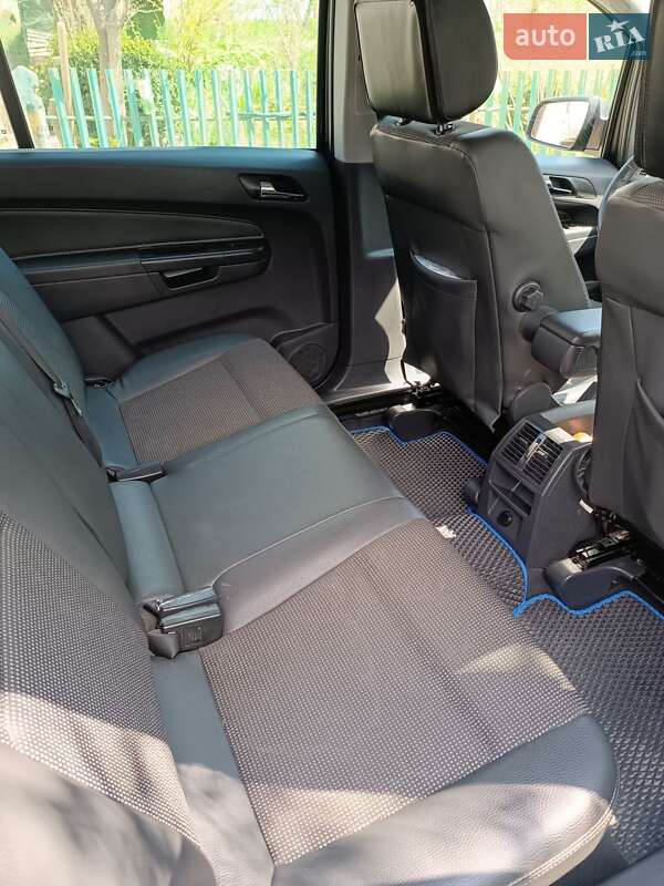 Минивэн Opel Zafira 2009 в Виннице