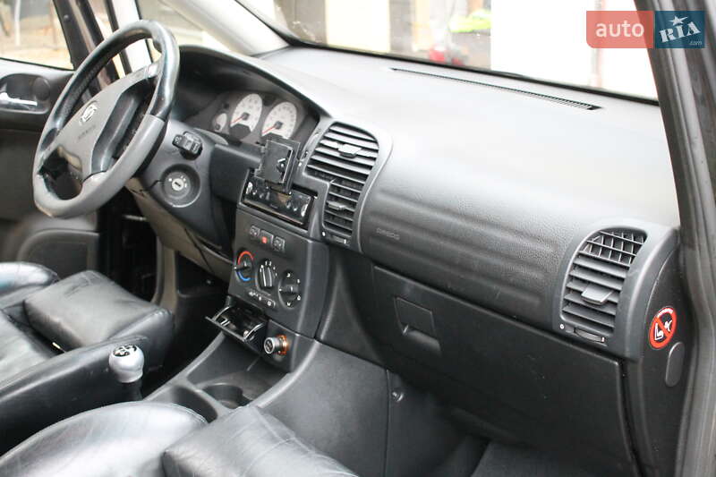 Мінівен Opel Zafira 2002 в Ірпені
