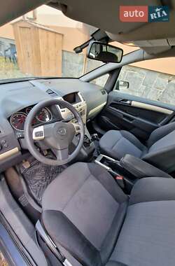 Минивэн Opel Zafira 2008 в 
