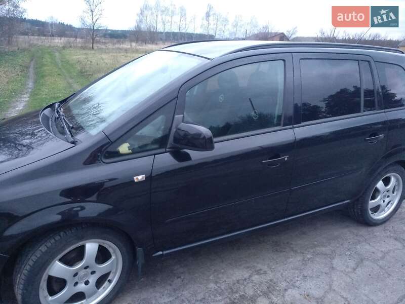 Мінівен Opel Zafira 2010 в Полтаві