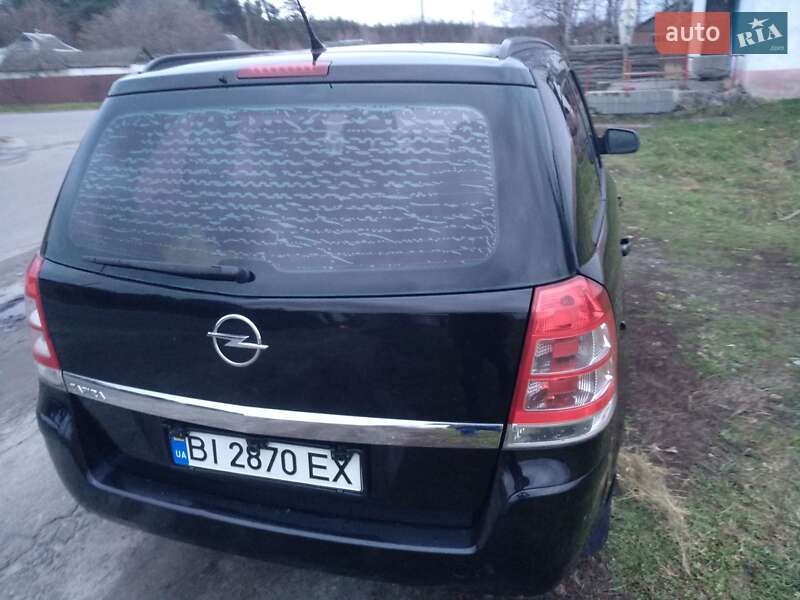Мінівен Opel Zafira 2010 в Полтаві