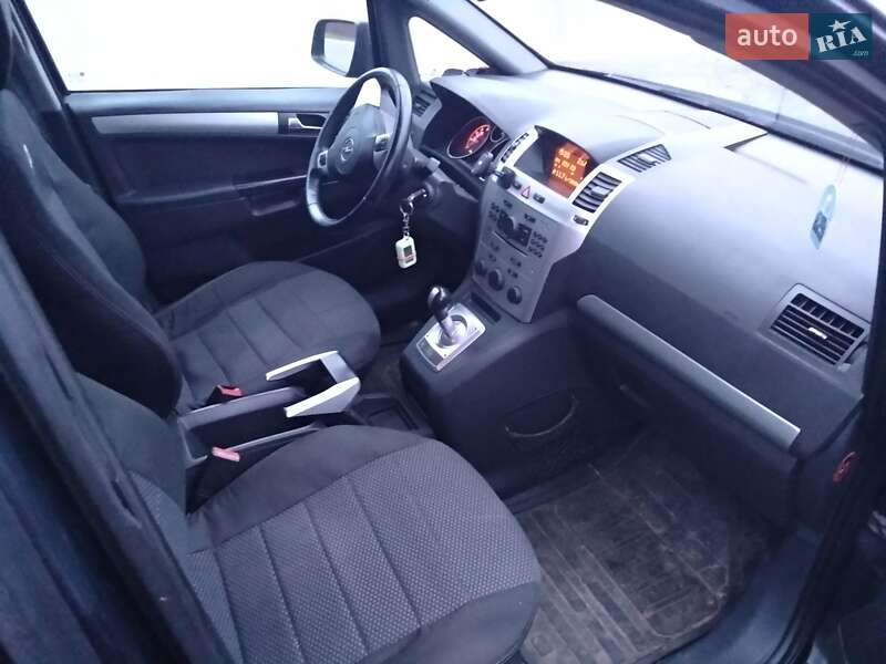 Мінівен Opel Zafira 2010 в Полтаві