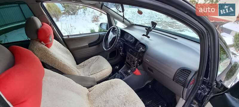 Мінівен Opel Zafira 2003 в Сокирянах