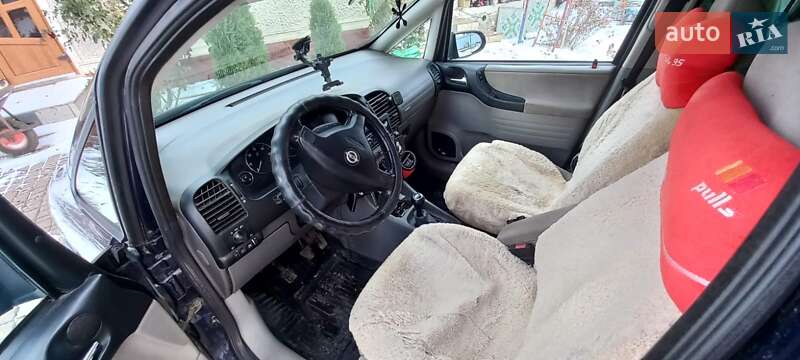 Мінівен Opel Zafira 2003 в Сокирянах