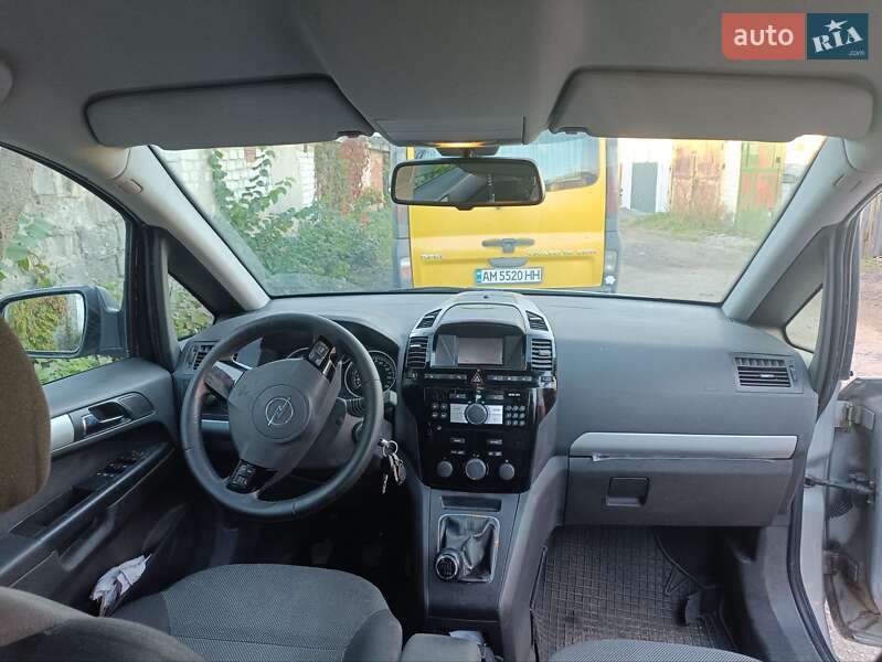 Минивэн Opel Zafira 2011 в Житомире фото 7 Минивэн Opel Zafira 2011 в Житомире