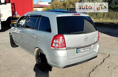 Мінівен Opel Zafira 2010 в Долині