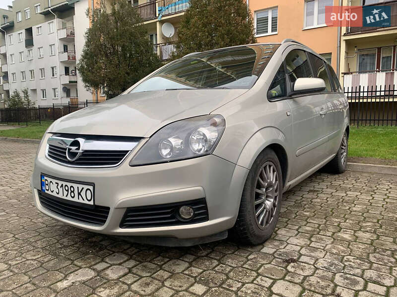 Минивэн Opel Zafira 2005 в Дрогобыче