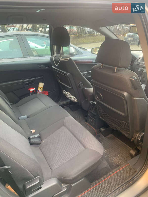 Минивэн Opel Zafira 2005 в Дрогобыче