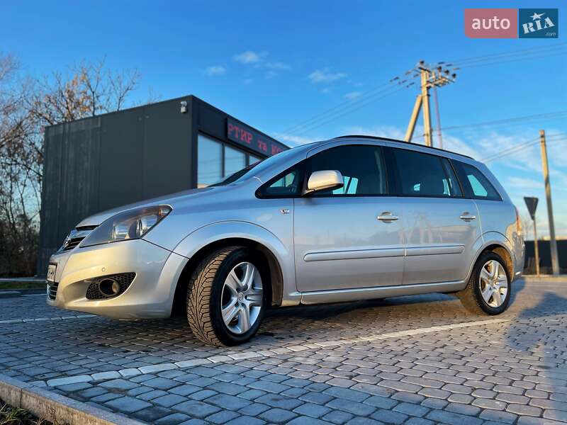 Мінівен Opel Zafira 2013 в Львові