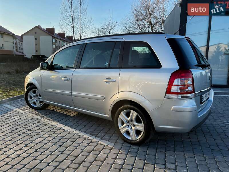 Мінівен Opel Zafira 2013 в Львові