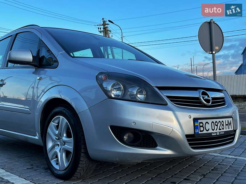 Мінівен Opel Zafira 2013 в Львові