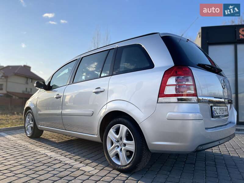 Мінівен Opel Zafira 2013 в Львові