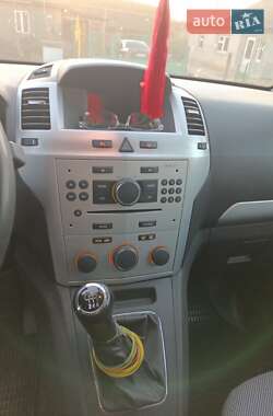 Минивэн Opel Zafira 2009 в 