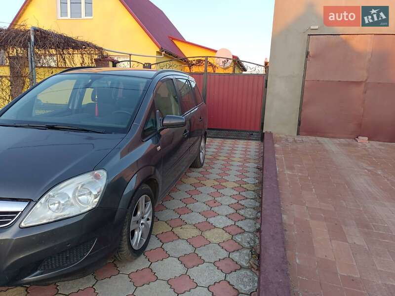 Минивэн Opel Zafira 2009 в Южном