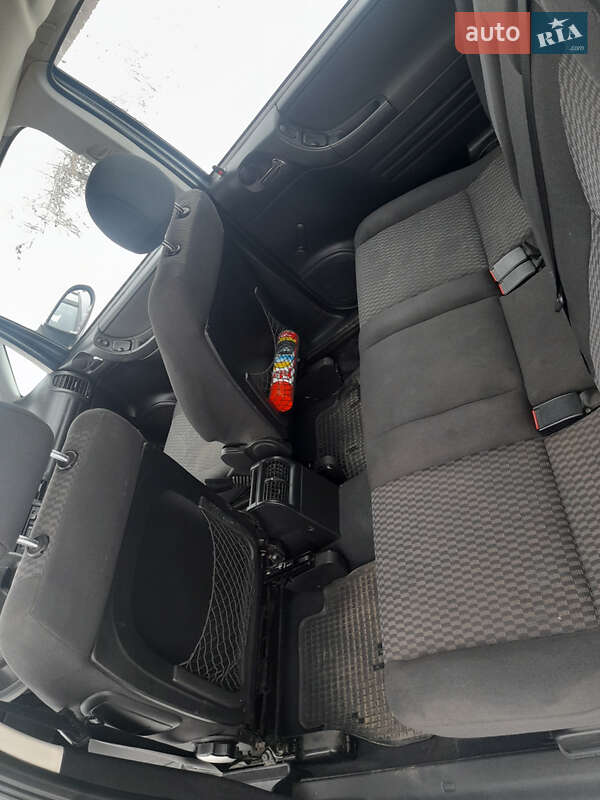 Мінівен Opel Zafira 2004 в Стрию