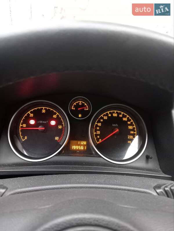 Мінівен Opel Zafira 2011 в Ірпені