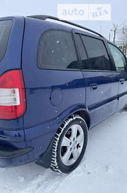 Минивэн Opel Zafira 2004 в 