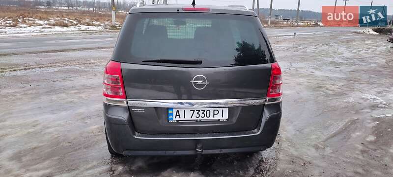 Минивэн Opel Zafira 2012 в Барышевке