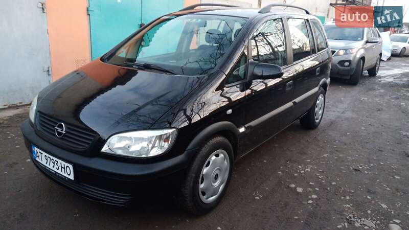 Минивэн Opel Zafira 2002 в Тлумаче