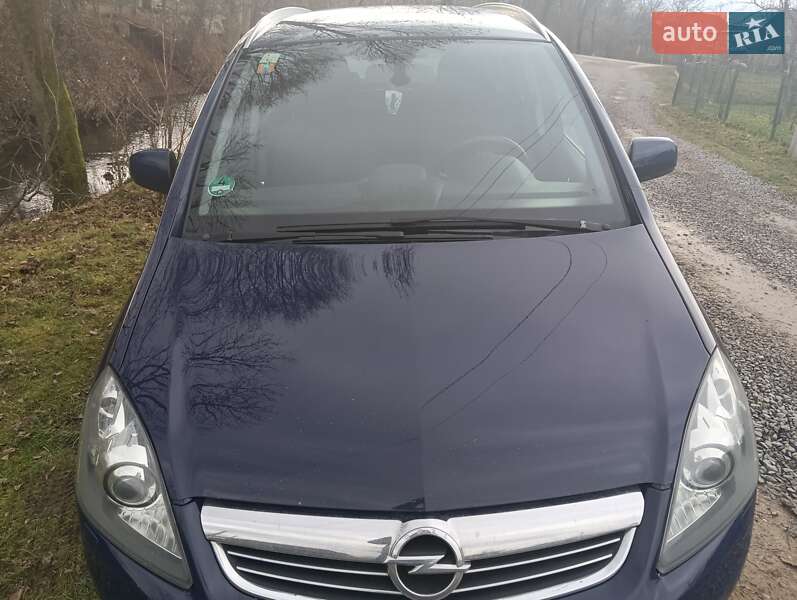 Мінівен Opel Zafira 2013 в Дрогобичі