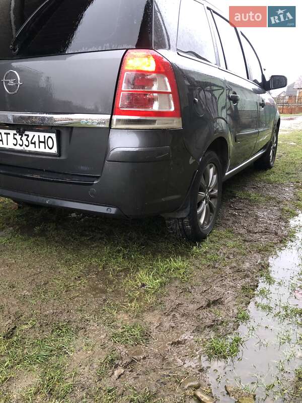 Мінівен Opel Zafira 2010 в Надвірній