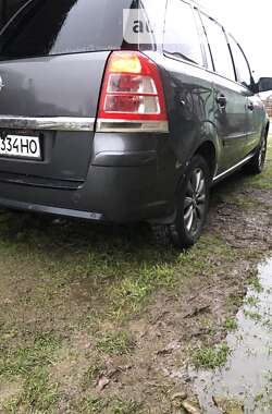 Мінівен Opel Zafira 2010 в Надвірній