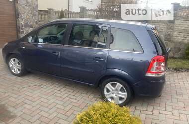 Минивэн Opel Zafira 2009 в Ивано-Франковске