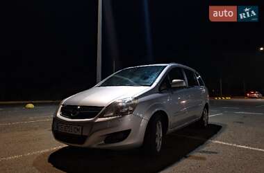 Минивэн Opel Zafira 2009 в 